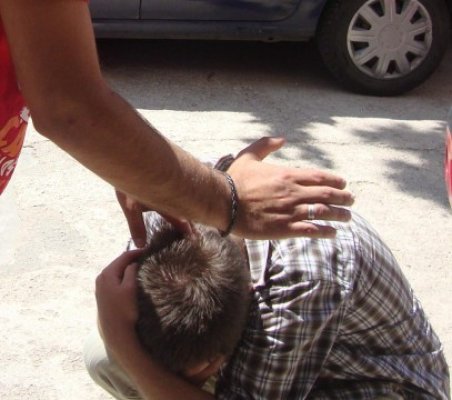 Bătut şi sechestrat, pentru un aparat de sudură